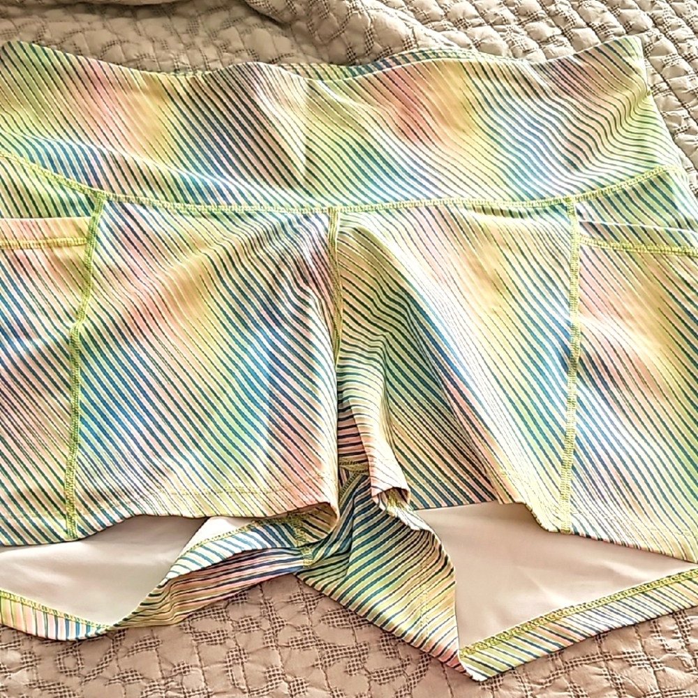 2x short bike shorts neon with pockets high rise go dry nwot